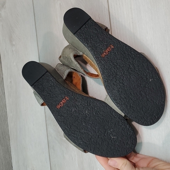 Taos Womens Carousel 3 Comfort Hook&loop Wedge Leather Sandals shoes 39/8-8.5 - Picture 10 of 14